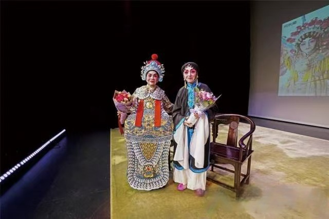 两位女性的友谊